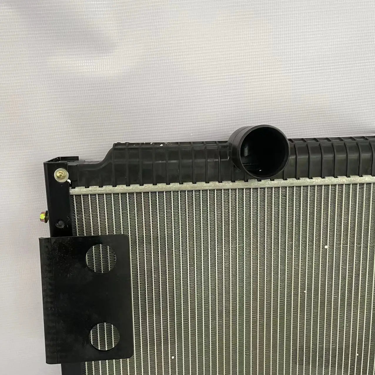 Radiator 1301010-H0100 for FAW Dongfeng J5 J6 Trucks 2005–20