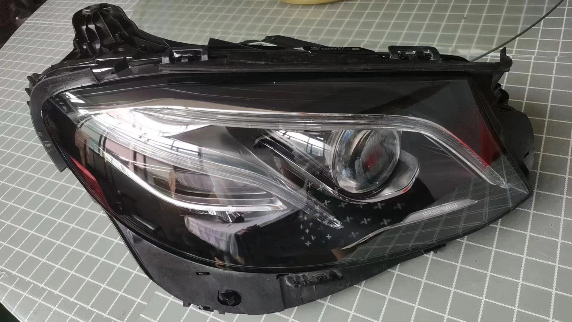 Headlight for Mercedes-Benz E-Class W213 E200 / E300 2017-20