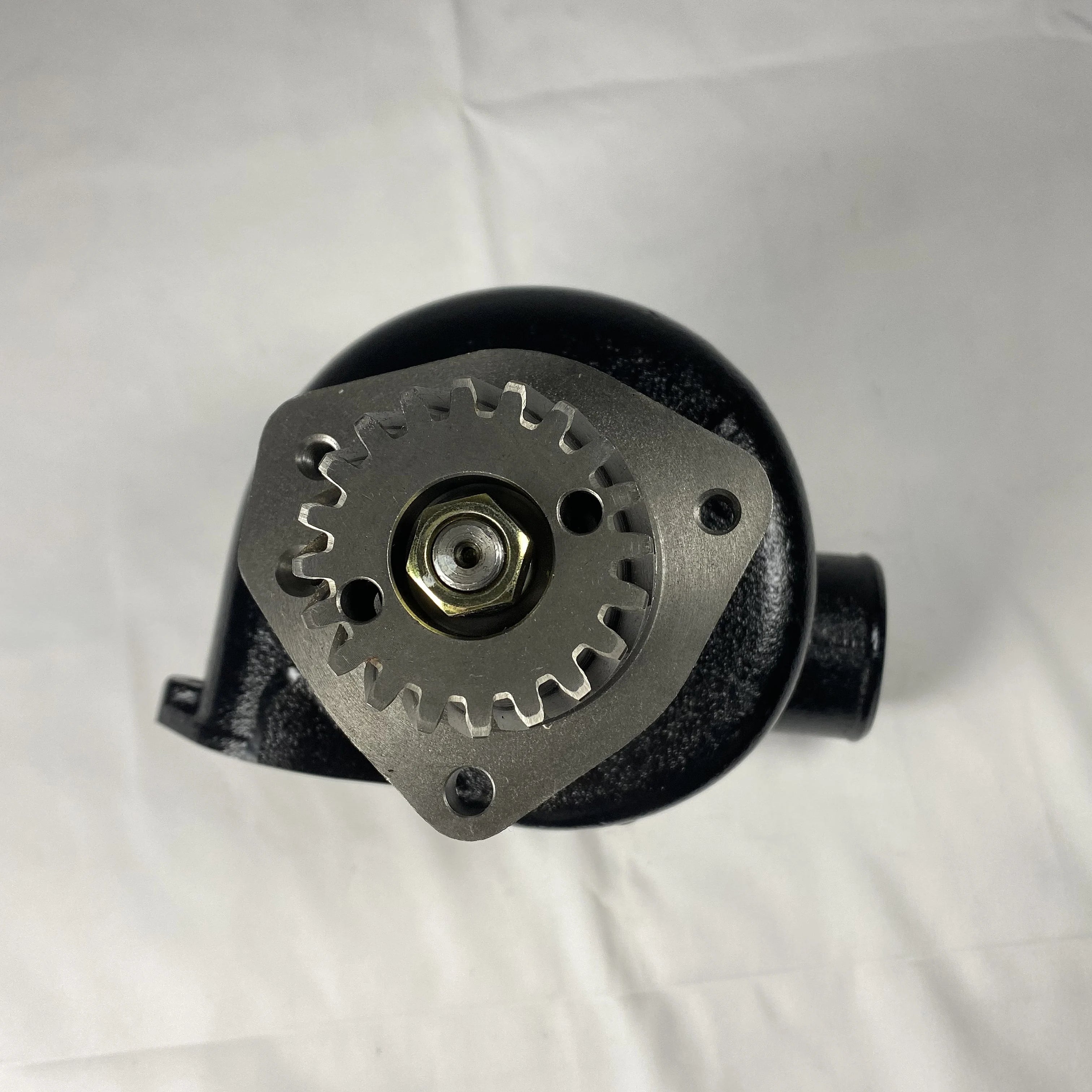 Water Pump 21010-97572 21008-96107 for Nissan PD6 PE6