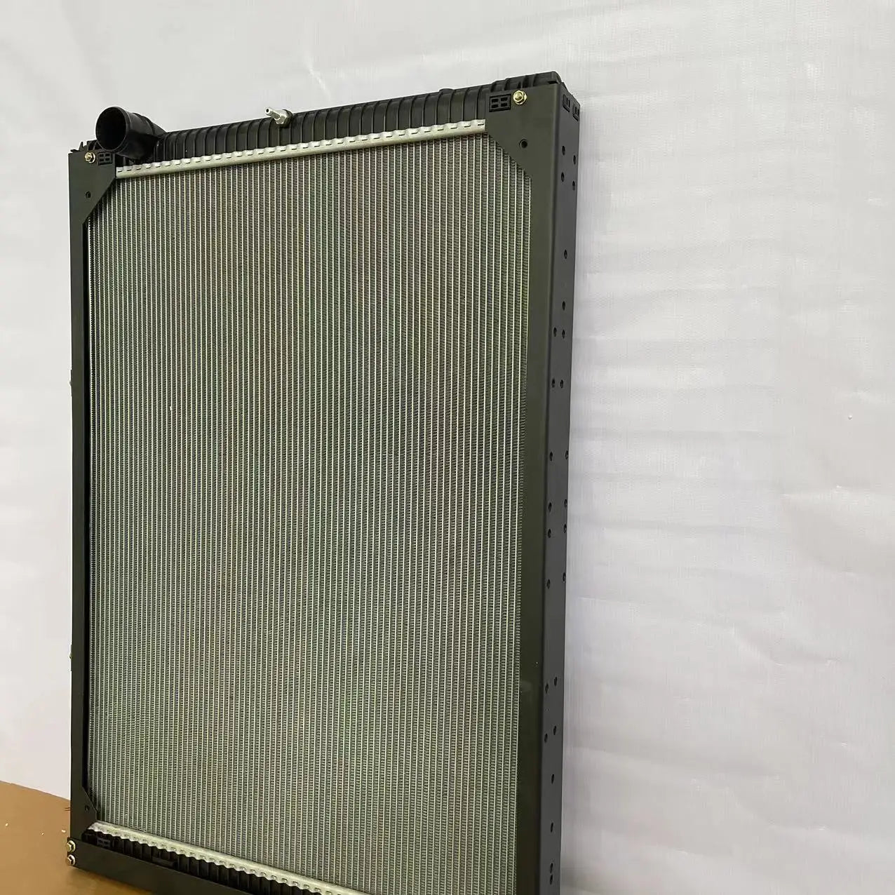 Radiator DZ95259532212 for Shacman Heavy Duty Trucks 2005–20