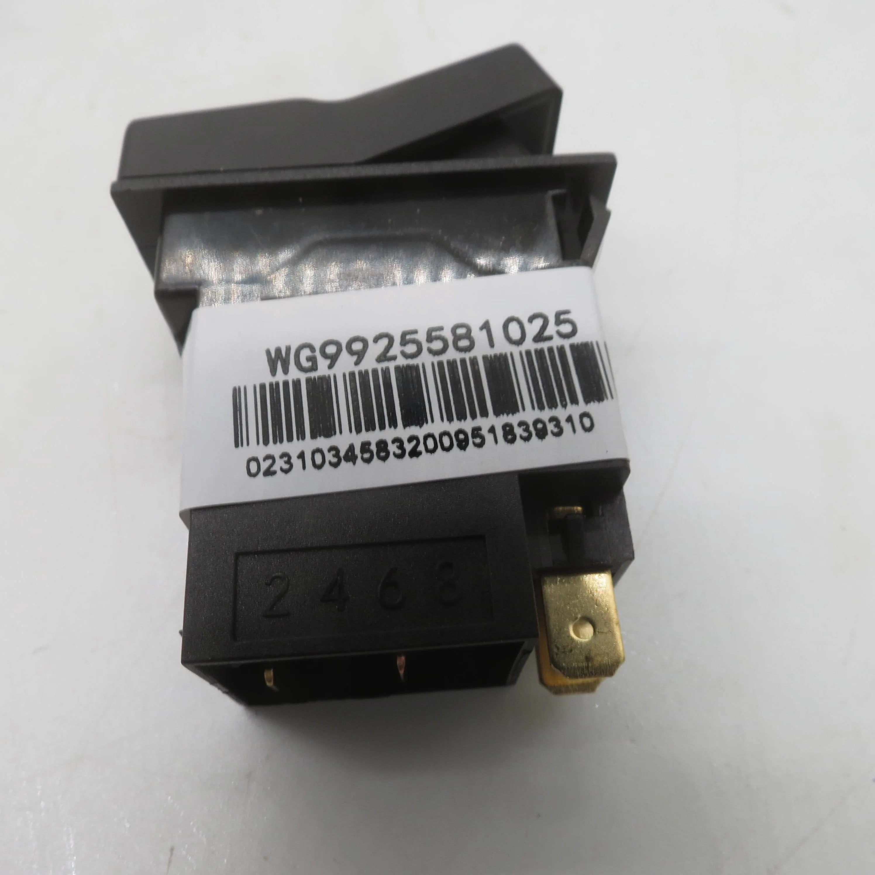 Differential Lock Switch WG9925581025 for SINOTRUK HOWO axle controls - image 2