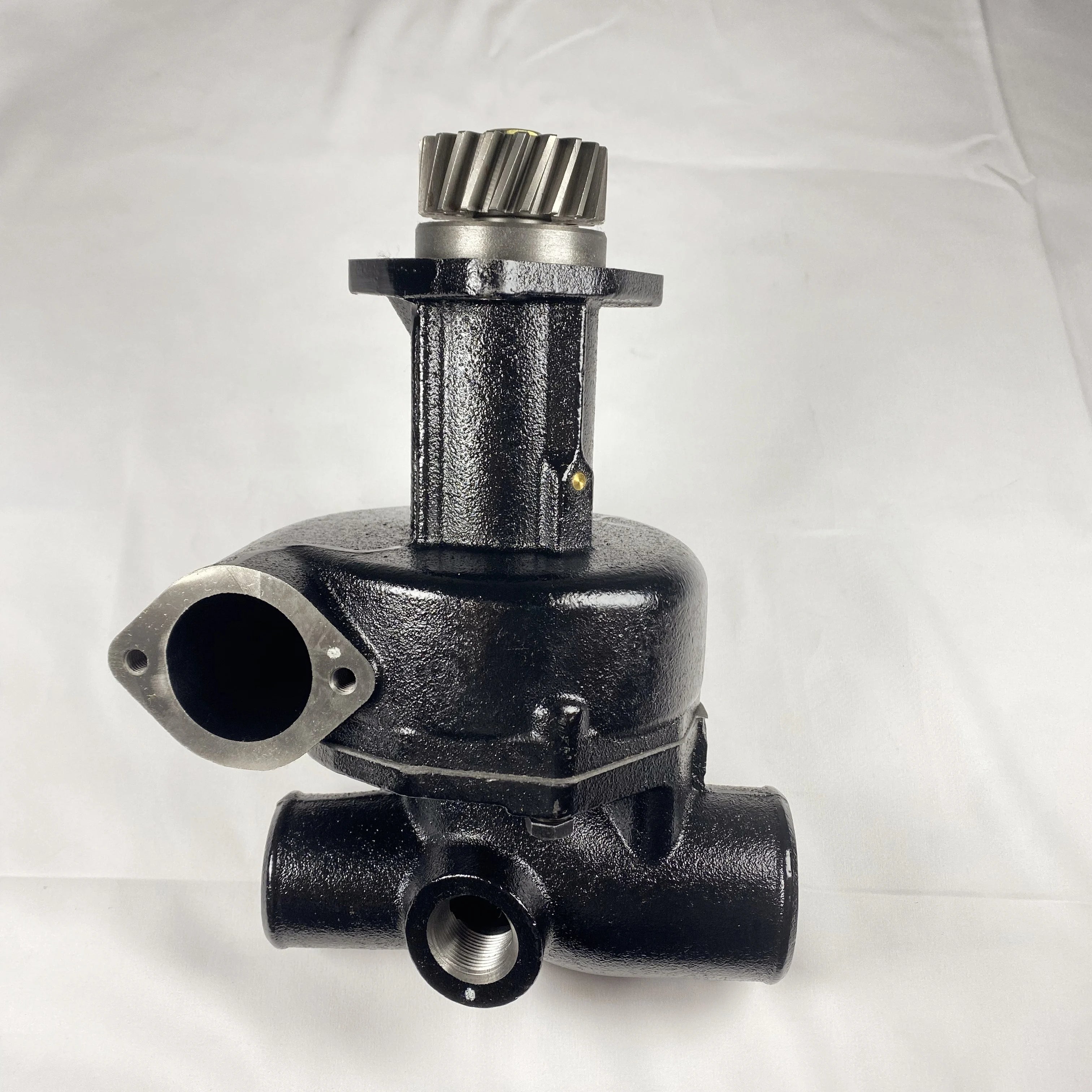 Water Pump 21010-97572 21008-96107 for Nissan PD6 PE6