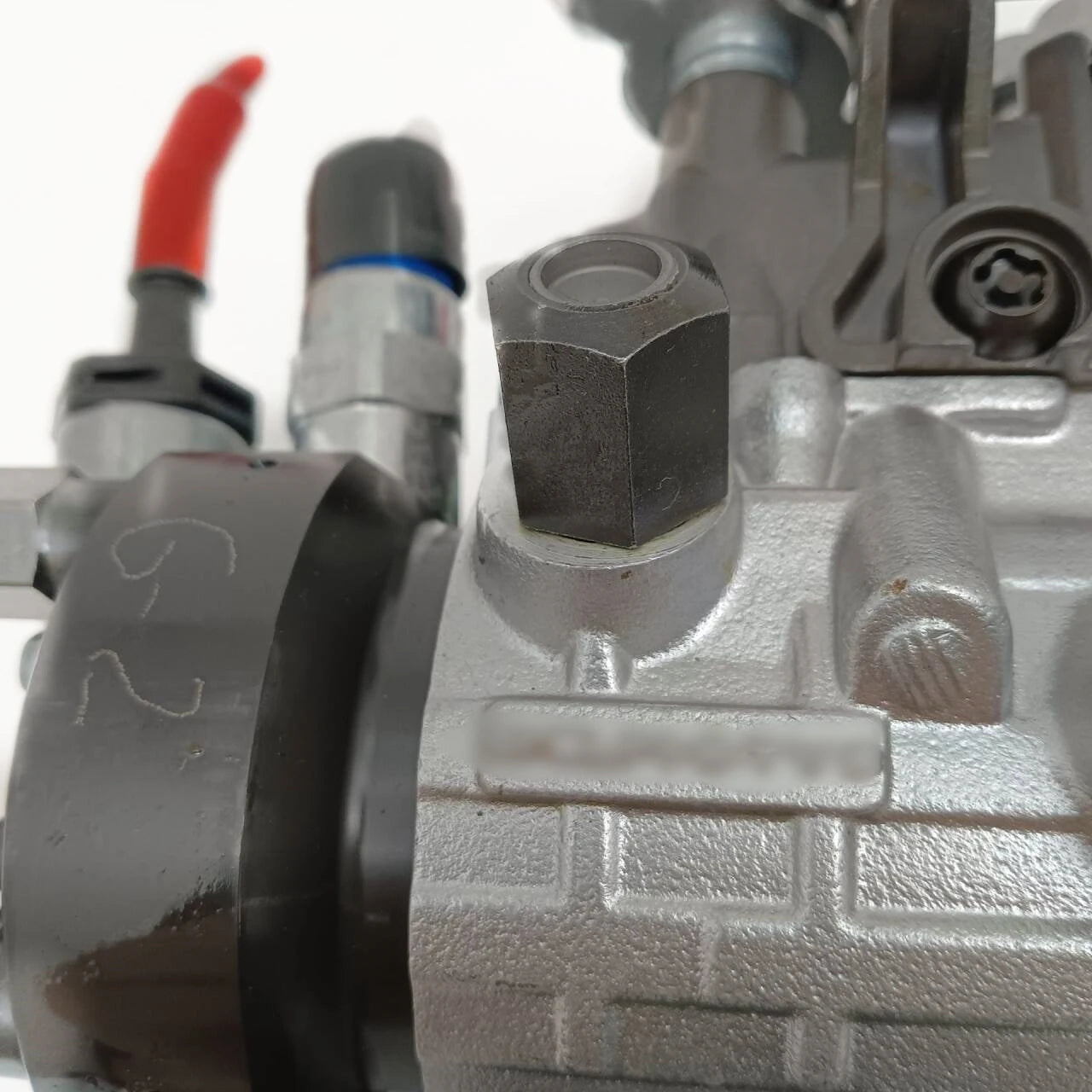 JCB Excavator Fuel Injection Pump 9323A283G (1998–2012)