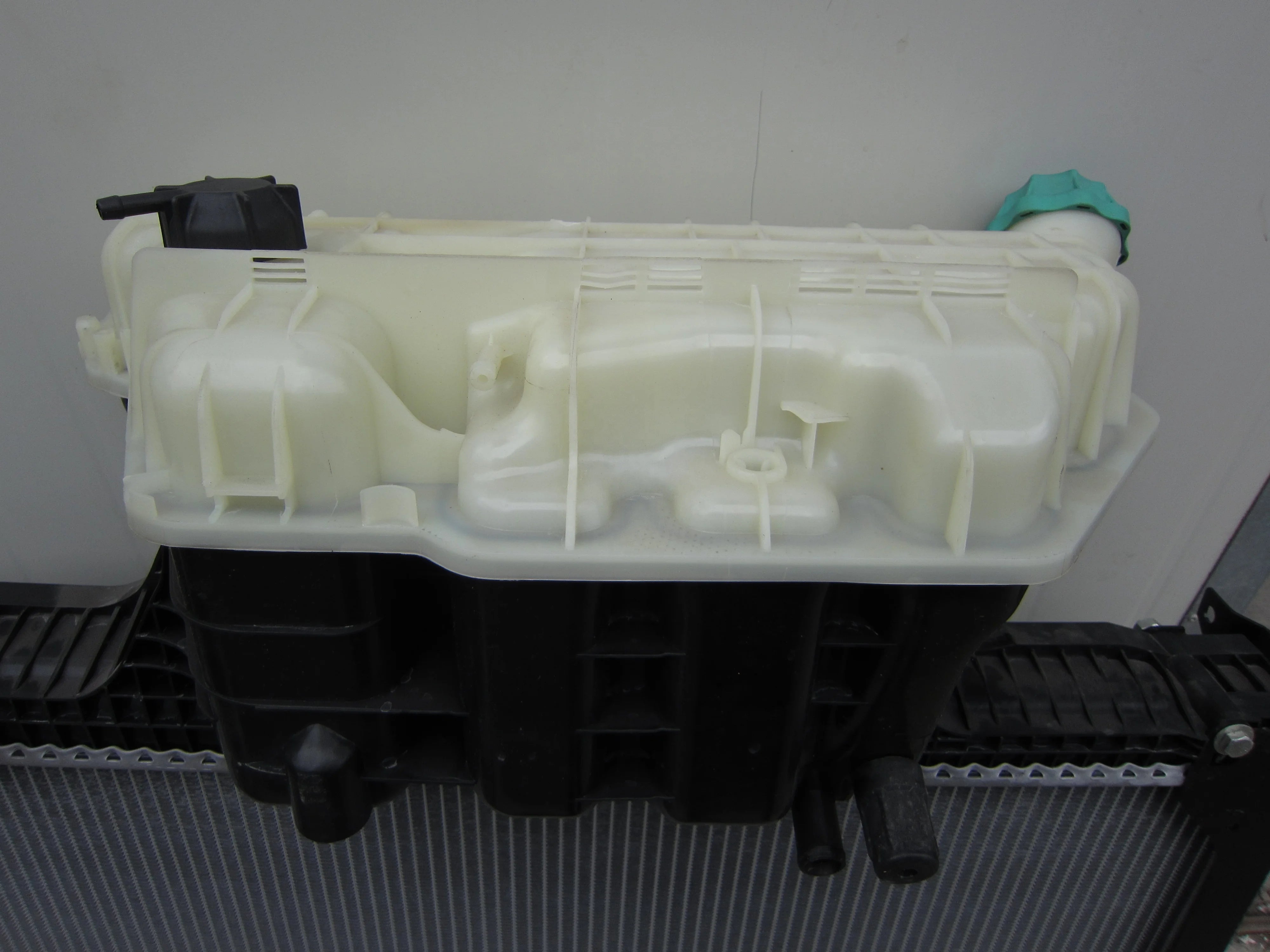 Radiator 81061016482 81061016511 for MAN TGA Trucks 2000–15