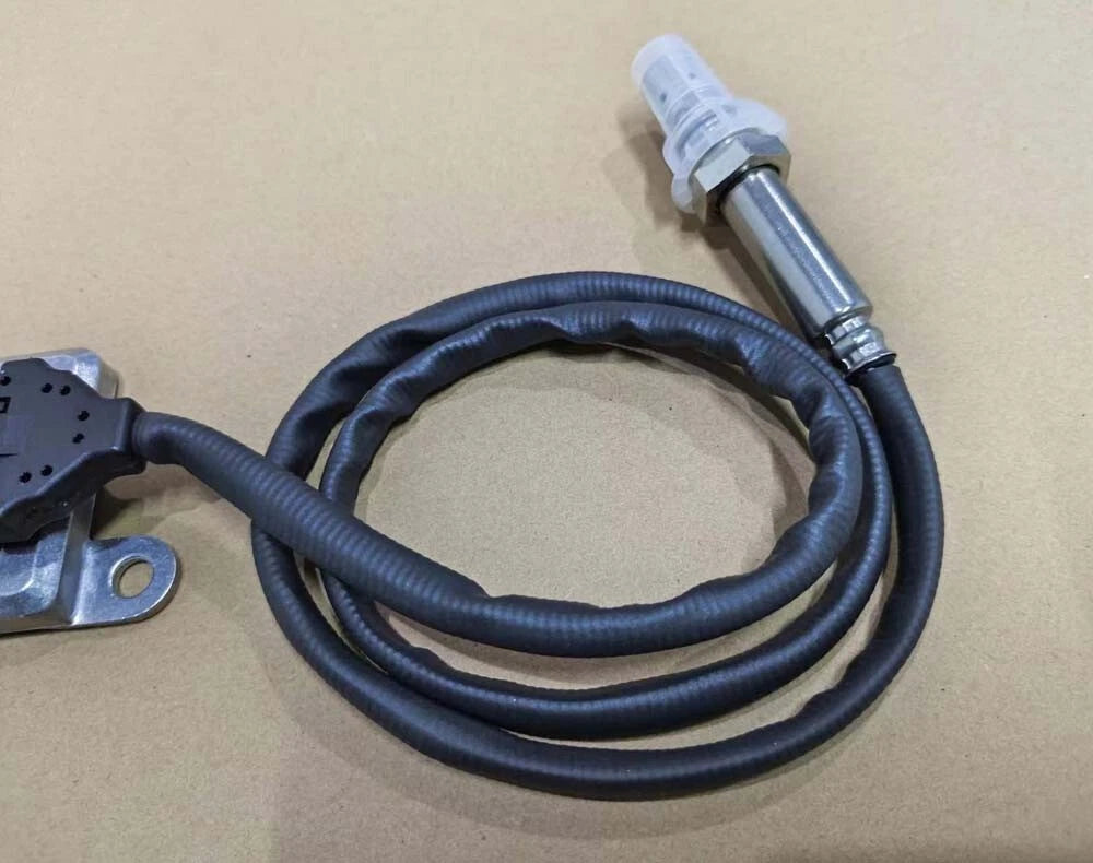 Nitrogen Oxide Sensor (NOx) 5WK96733B / 5801754016 for Iveco Eurocargo, Stralis & Trakker Trucks (2013–2024)