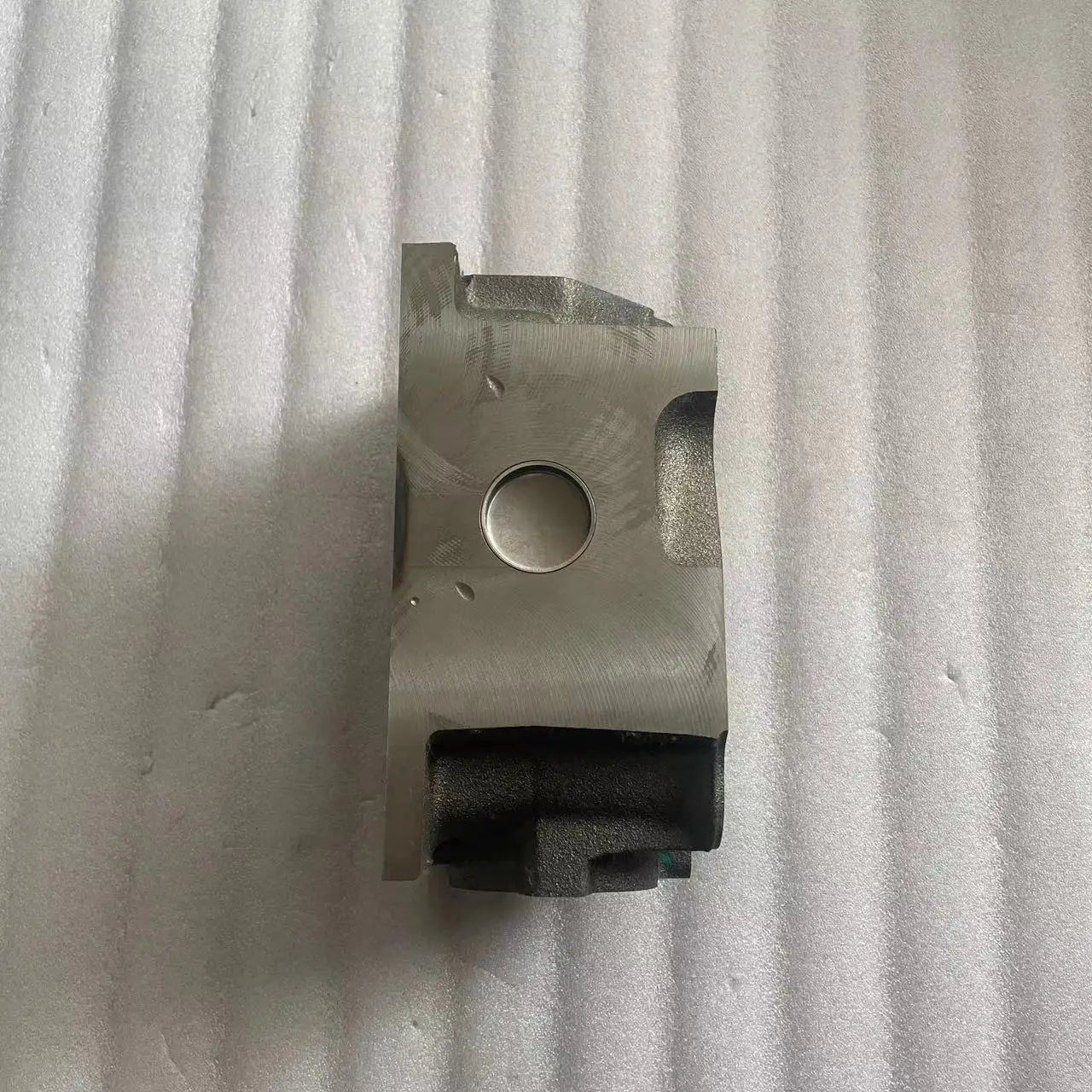 Mercedes OM457/OM460 Cylinder Head A4570104421 (1996–2014)