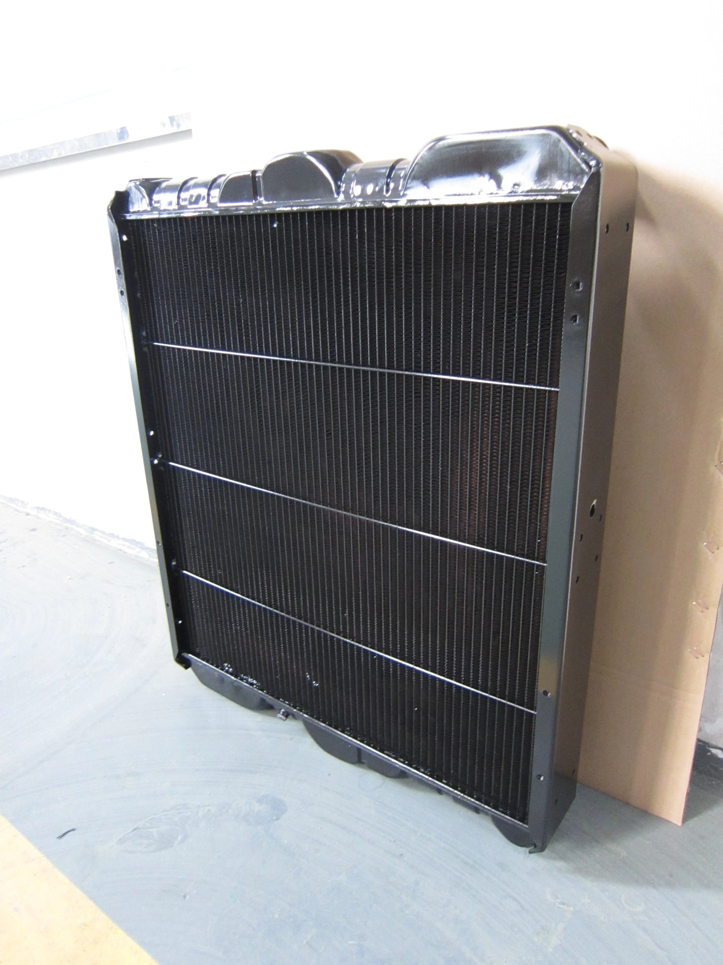 Radiator 21400-03Z79 for Nissan UD Trucks GE13TA UD380 SD TD