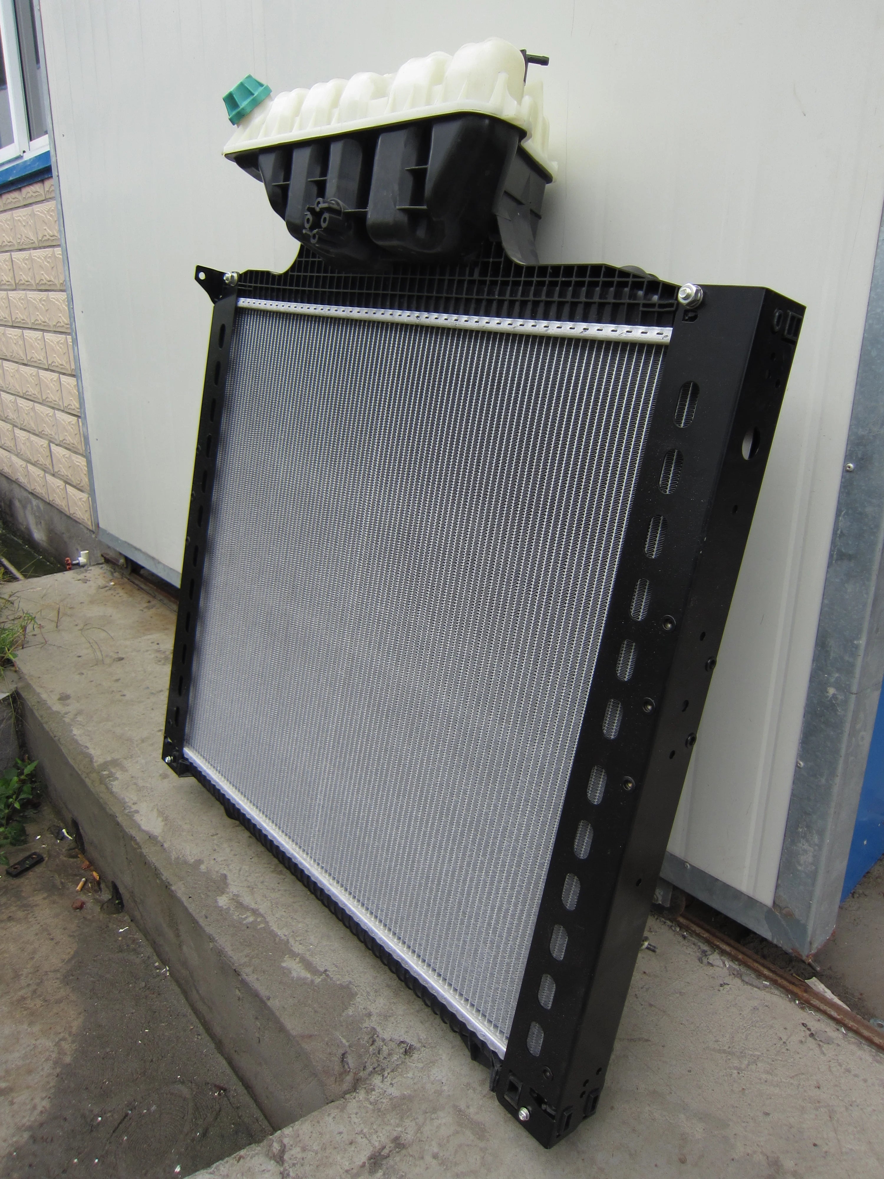 Radiator 81061016482 81061016511 for MAN TGA Trucks 2000–15