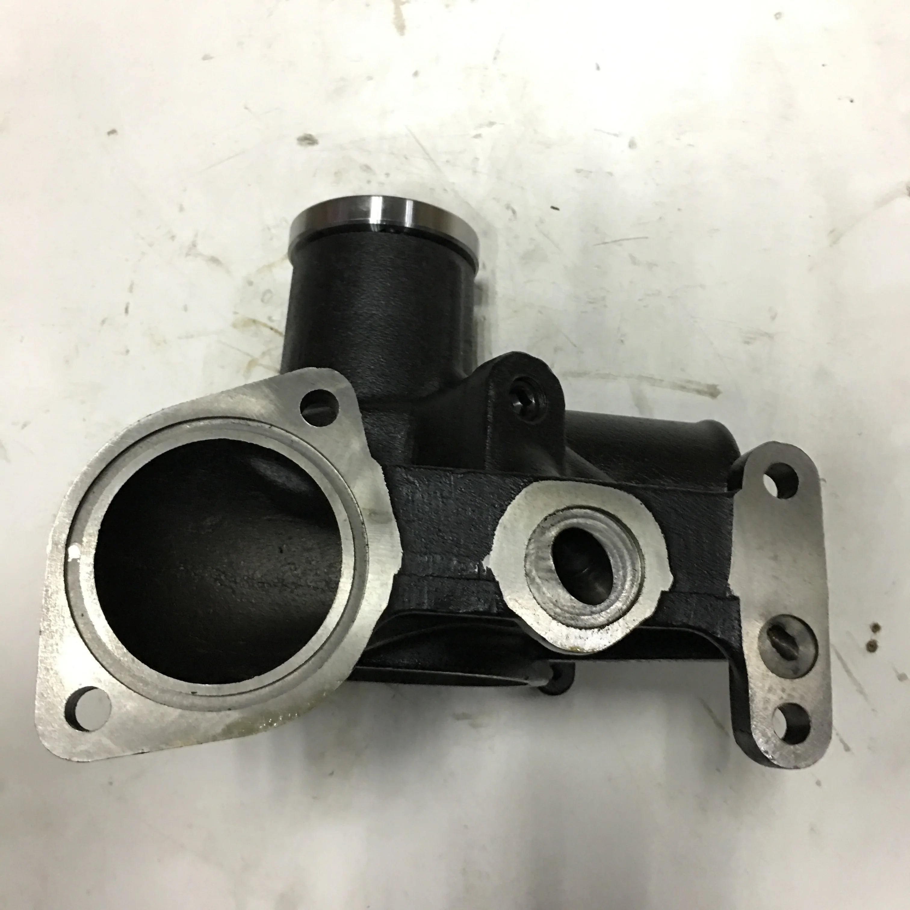6D22T Engine Water Pump for Mitsubishi Fuso Truck Parts ME995716