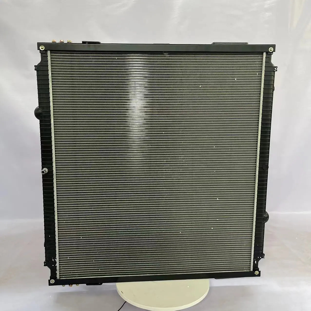 Radiator 1301010-H0100 for FAW Dongfeng J5 J6 Trucks 2005–20