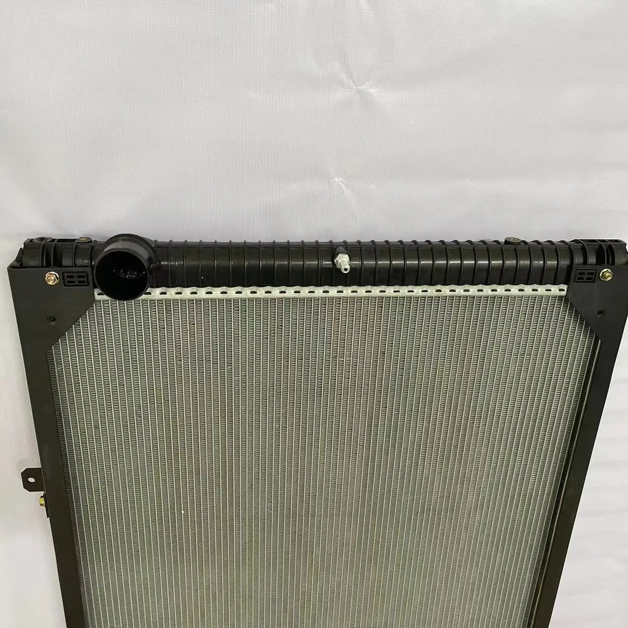 Radiator DZ95259532212 for Shacman Heavy Duty Trucks 2005–20