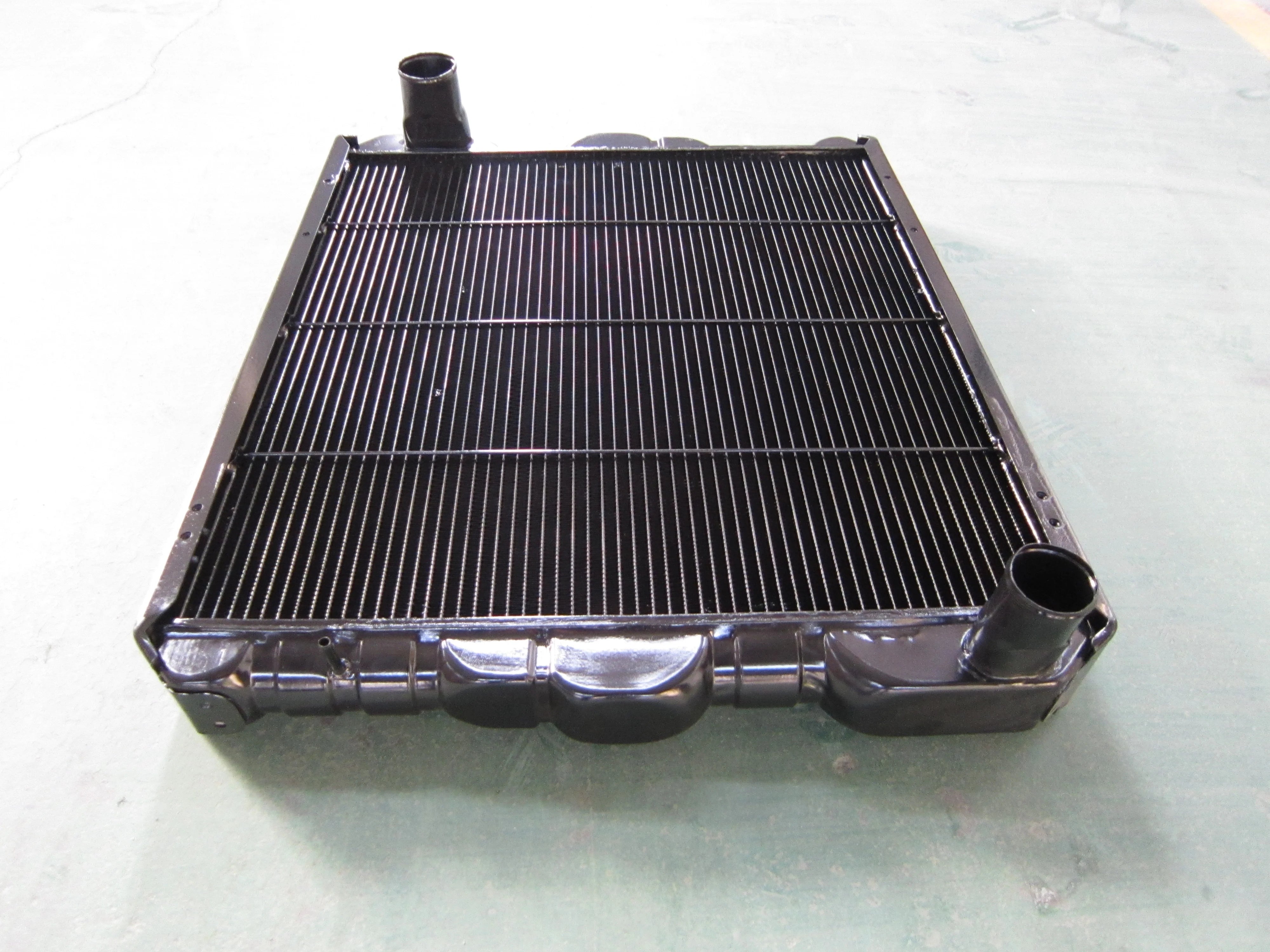 Radiator 21400-03Z79 for Nissan UD Trucks GE13TA UD380 SD TD