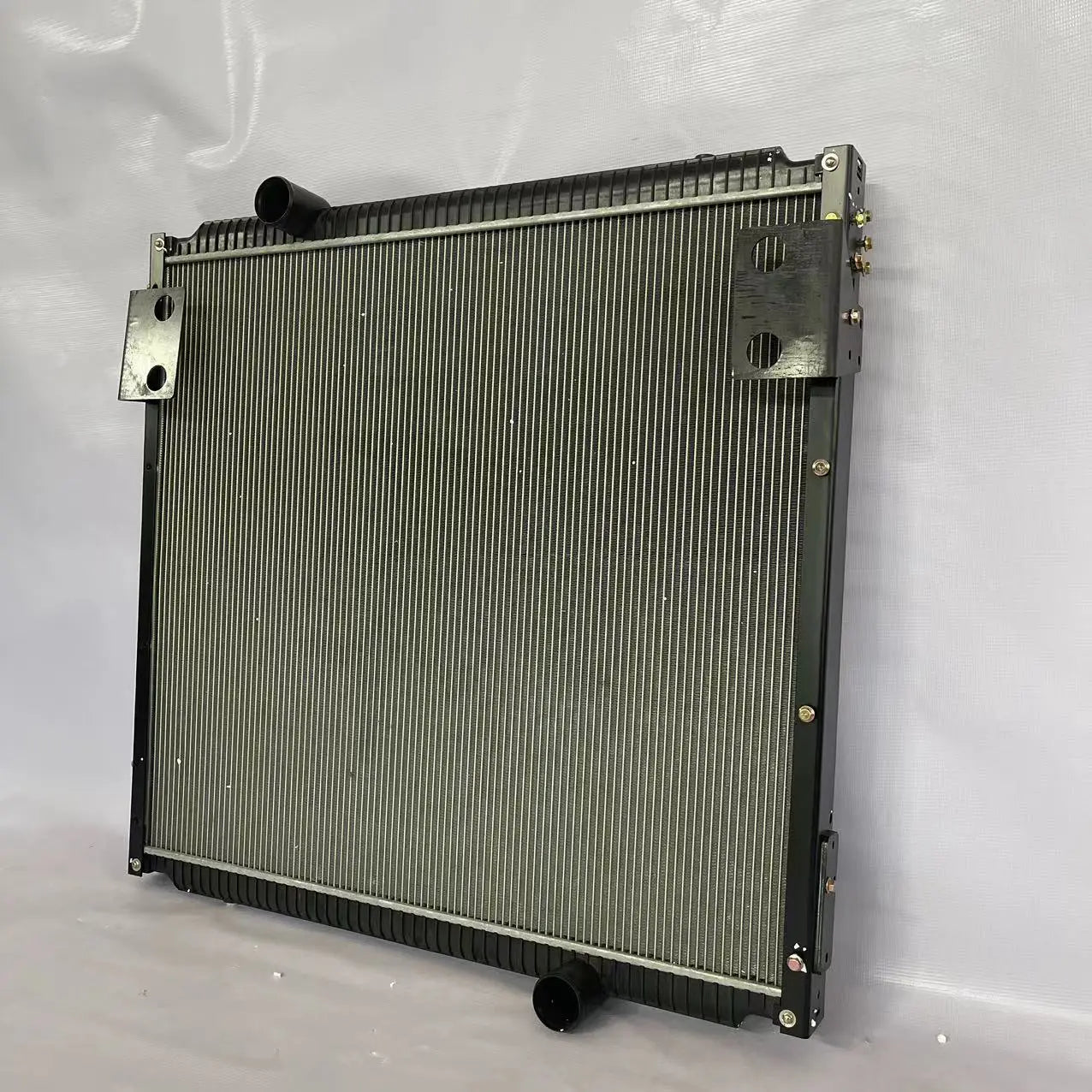 Radiator 1301010-H0100 for FAW Dongfeng J5 J6 Trucks 2005–20